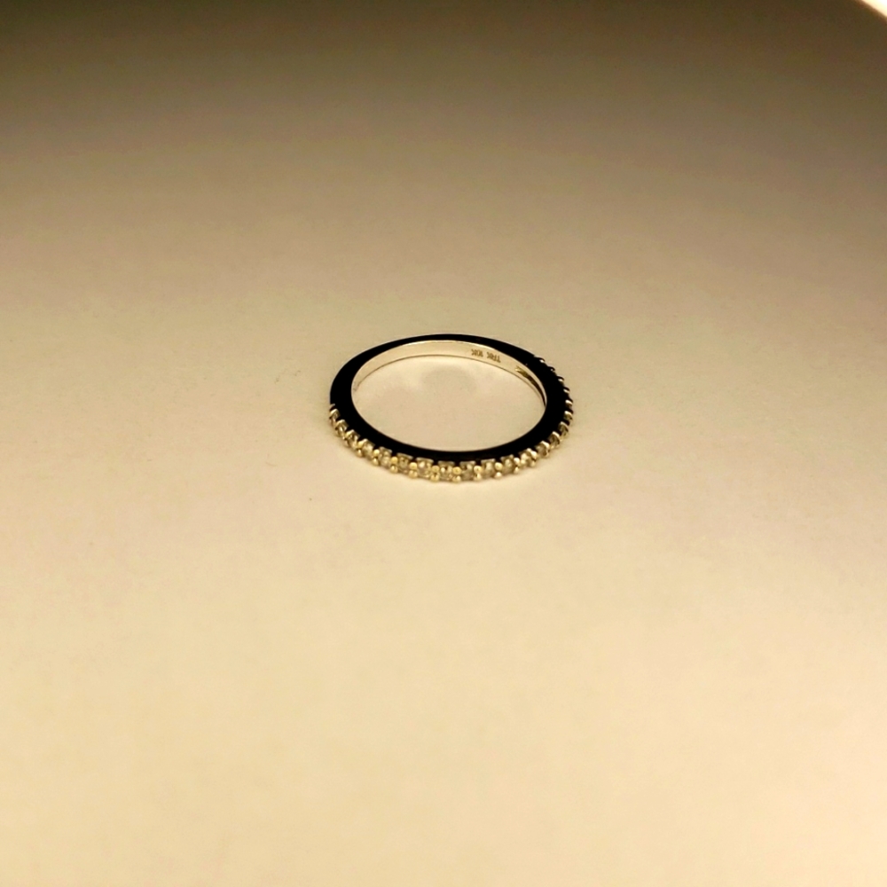 10k White gold diamond wedding band